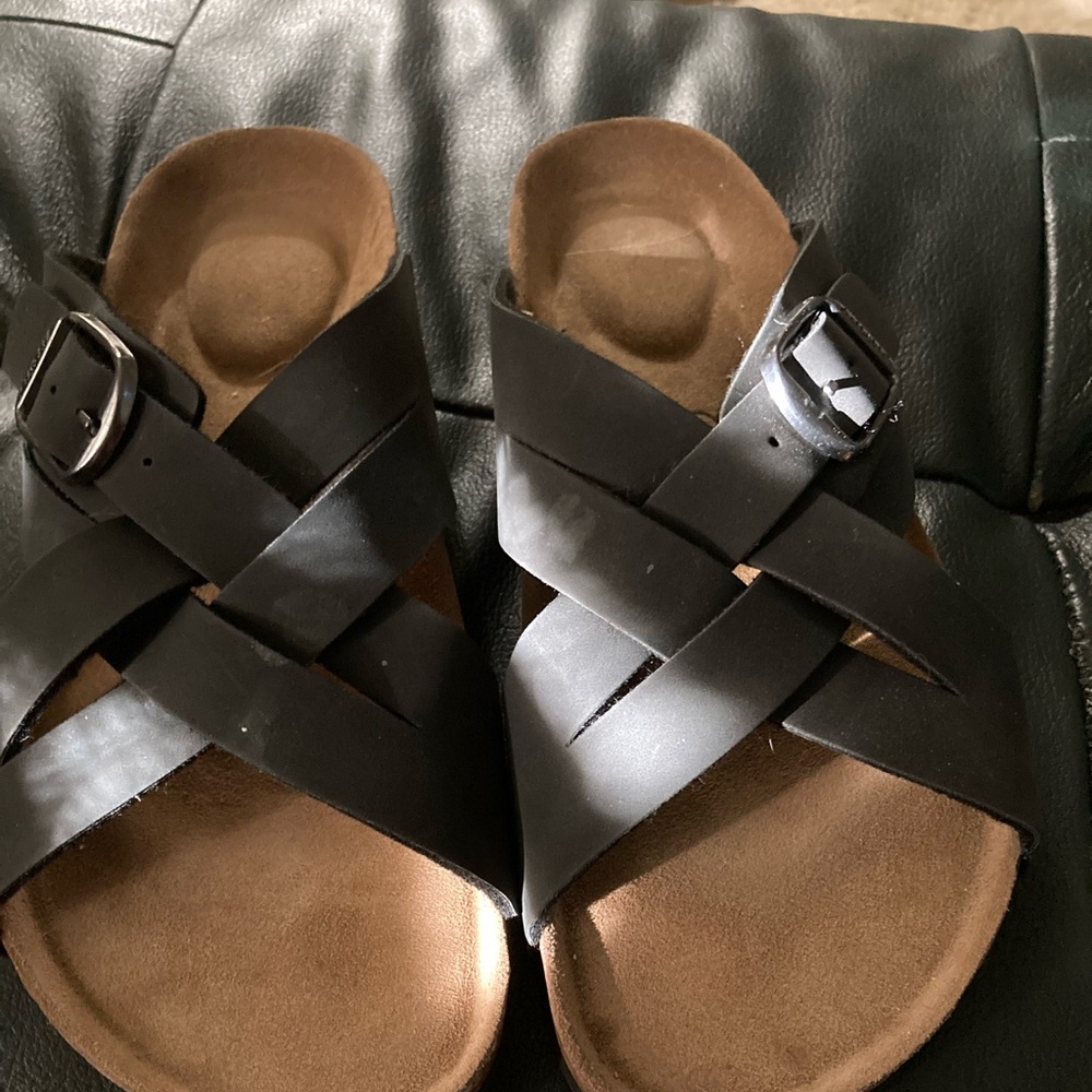 Fitzroy Tan Leather upper. Cork bottom. Worn ONCE. (I have too many 👠’s)
